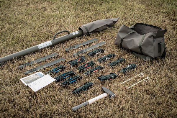 All the mast spare parts in the telescopic mast's field pack