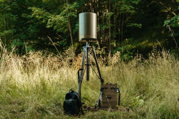 Saab's Sirius Compact C-ESM Sensor on a Mastsystem's tripod